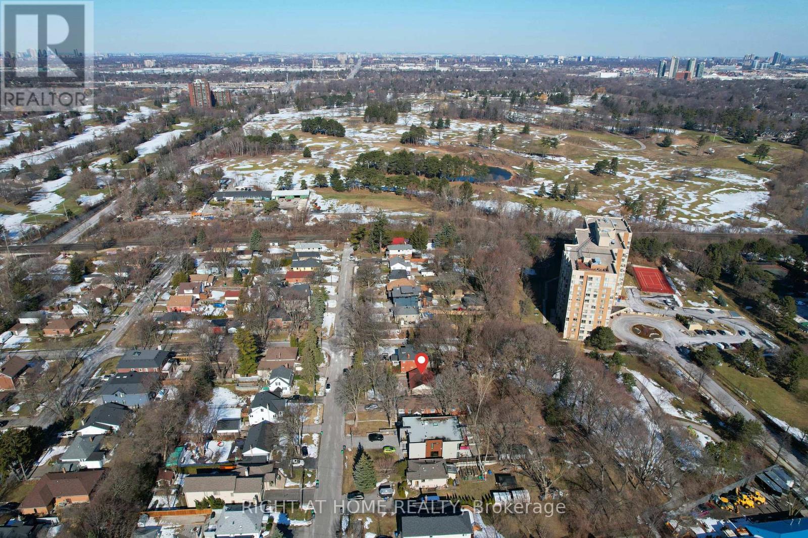 1045 Deta Road, Mississauga, Ontario  L5E 2R4 - Photo 22 - W12239063