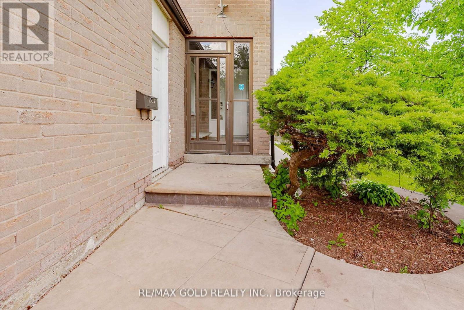 Property at 32 MYRTLE COURT image 3