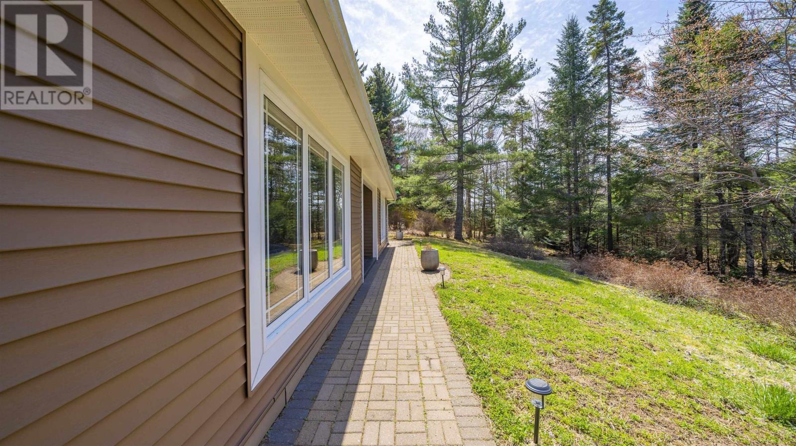 Property at 32 Lakeland Street image 4