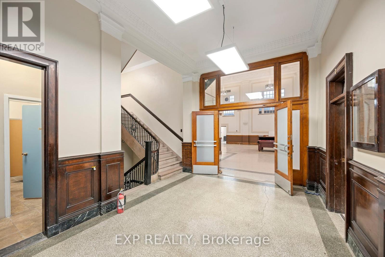 353 Richmond Street, London East, Ontario  N6A 3C2 - Photo 11 - X12239228