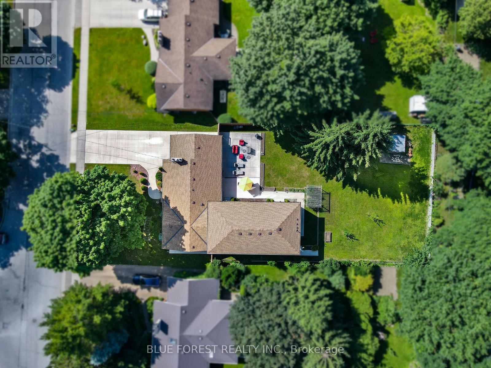 Property at 574 OAKRIDGE DRIVE image 5
