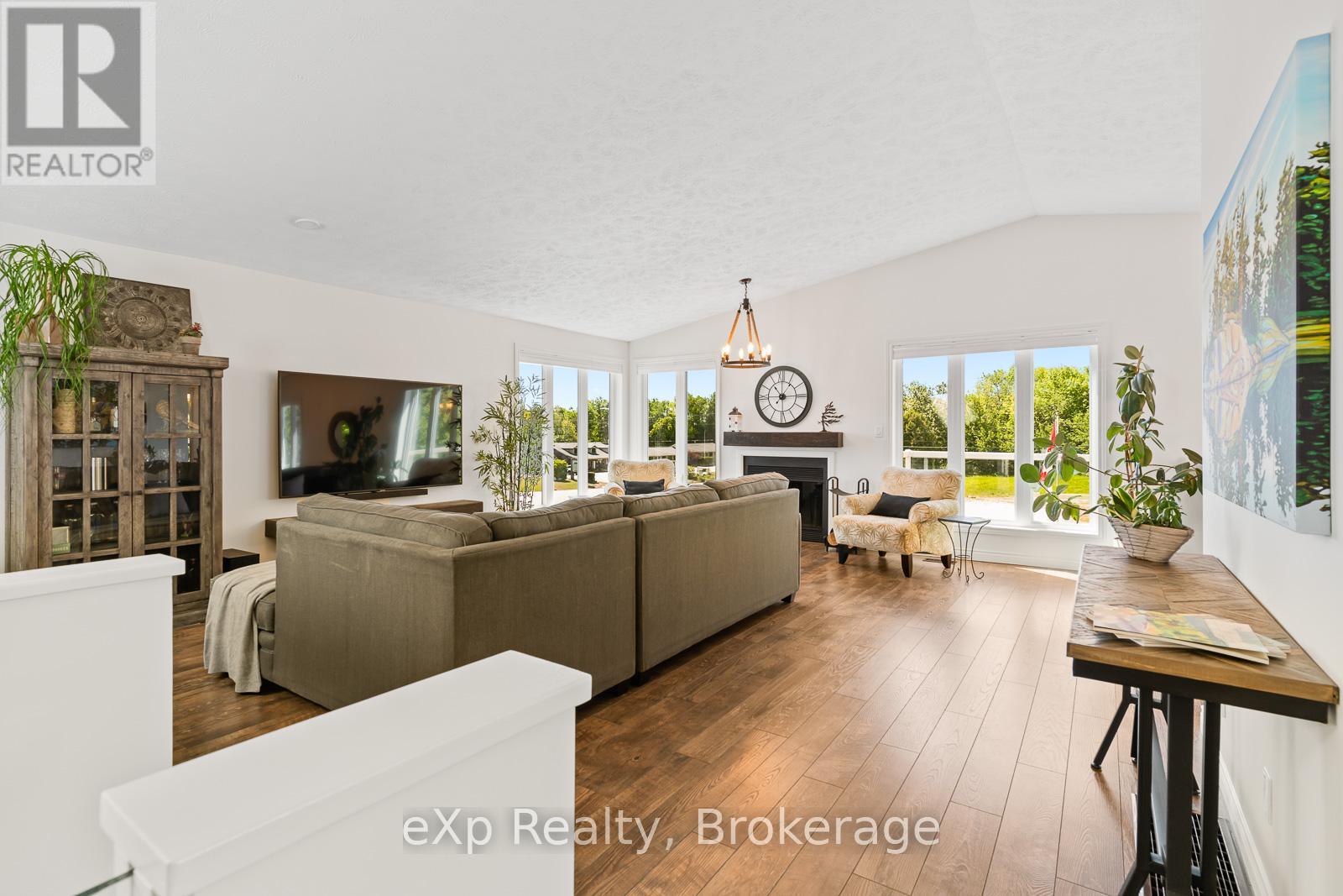 900 Berford Street, South Bruce Peninsula, Ontario  N0H 2T0 - Photo 6 - X12239277