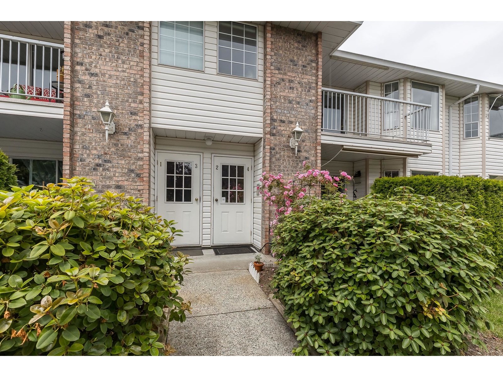 Property at 4 2901 TRAFALGAR STREET image 3