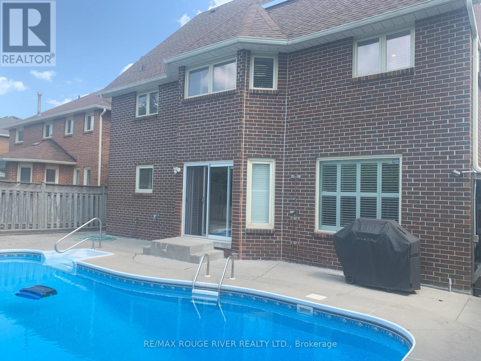 Property at 1161 GLENASHTON DRIVE image 2