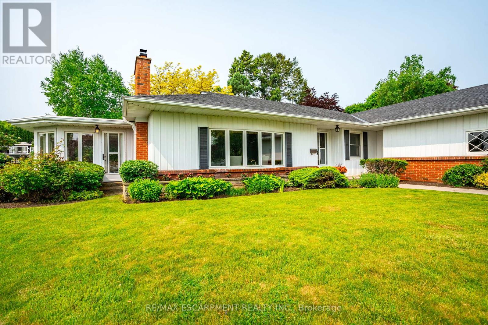 Property at 426 NORTH SHORE BOULEVARD W image 3