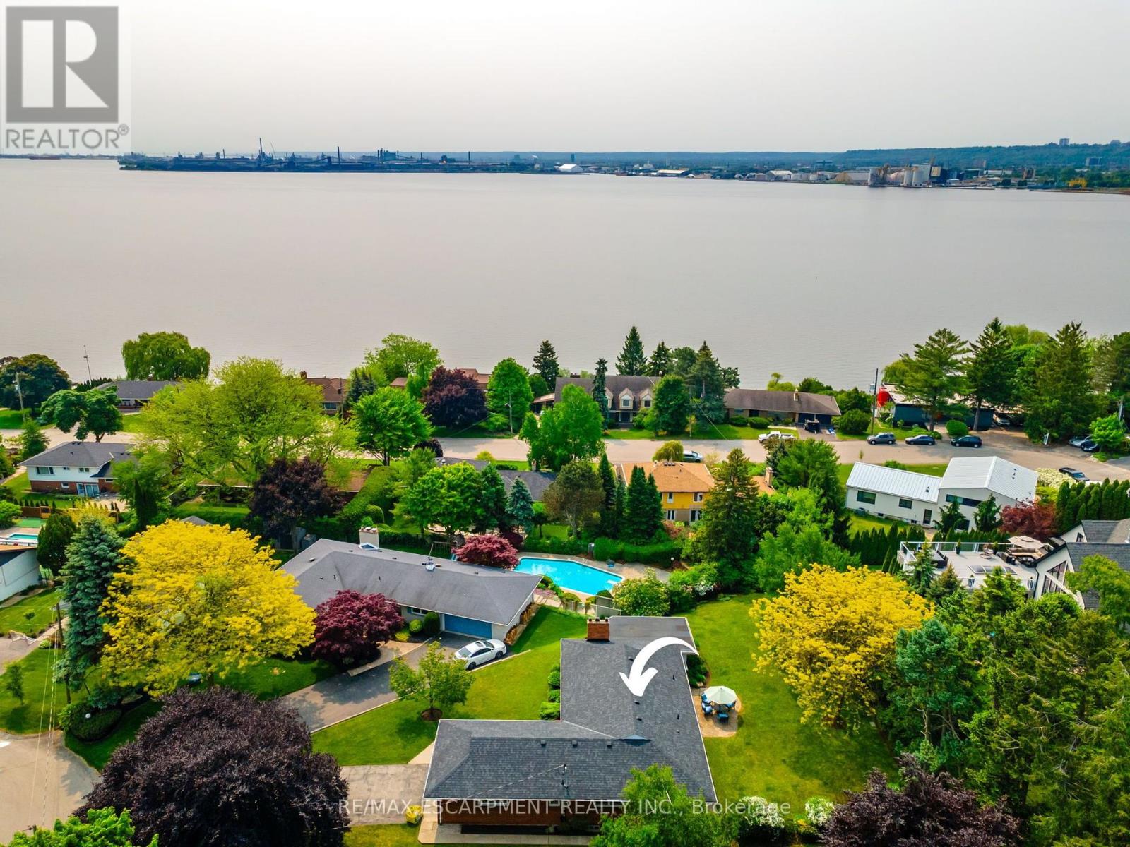 Property at 426 NORTH SHORE BOULEVARD W image 5