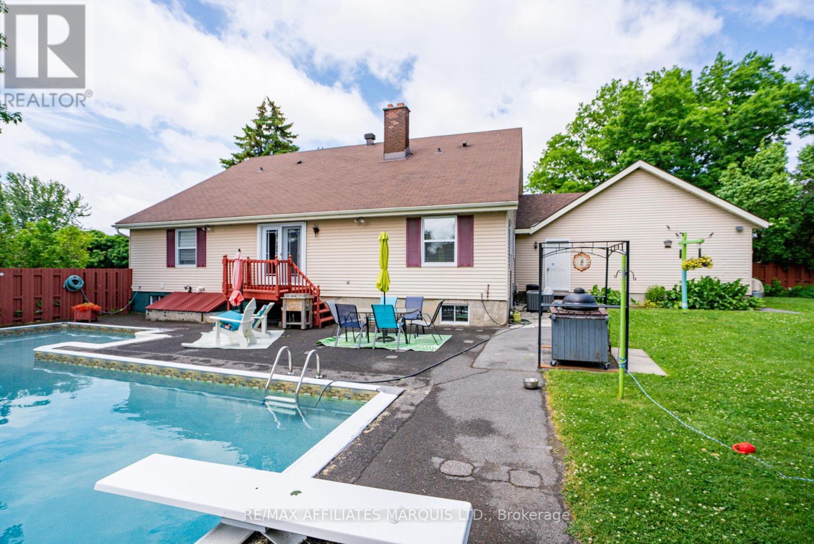 1356 Lochiel Street, Cornwall, Ontario  K6H 6N2 - Photo 40 - X12239227