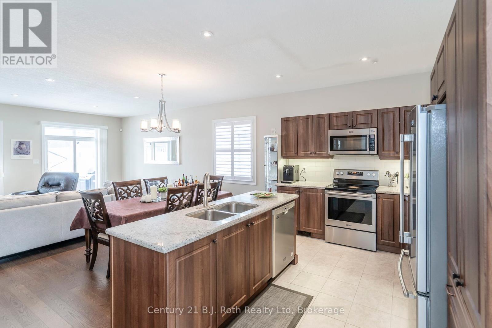 Property at 4 CHARLIE RAWSON BOULEVARD image 5