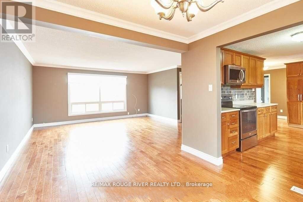 604 Kent Street, Whitby, Ontario  L1N 4Y9 - Photo 10 - E12239448