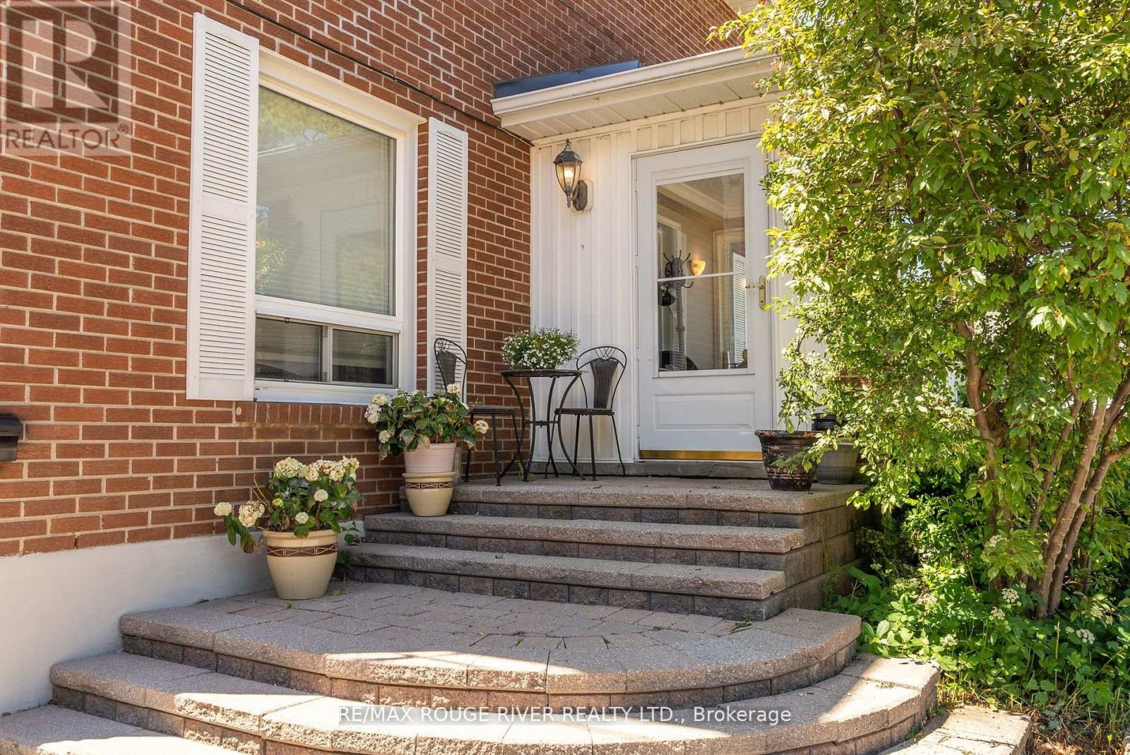 604 Kent Street, Whitby, Ontario  L1N 4Y9 - Photo 8 - E12239448