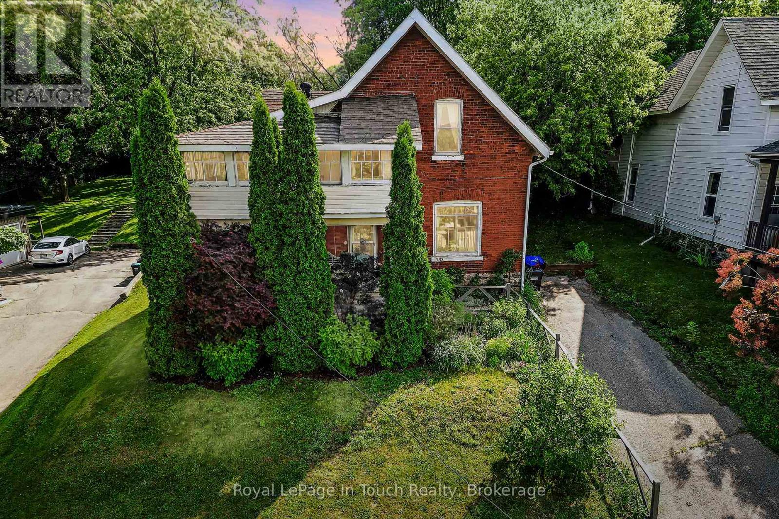 Property at 233 QUEEN STREET image 1