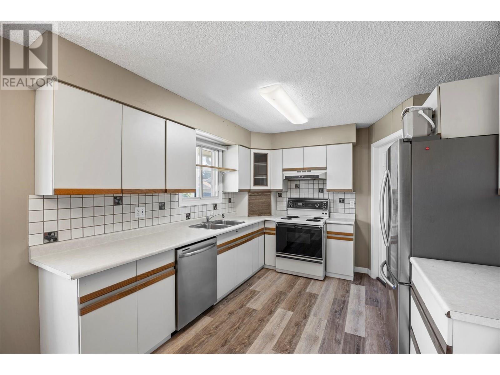 Property at 971 Kirkland Place image 5