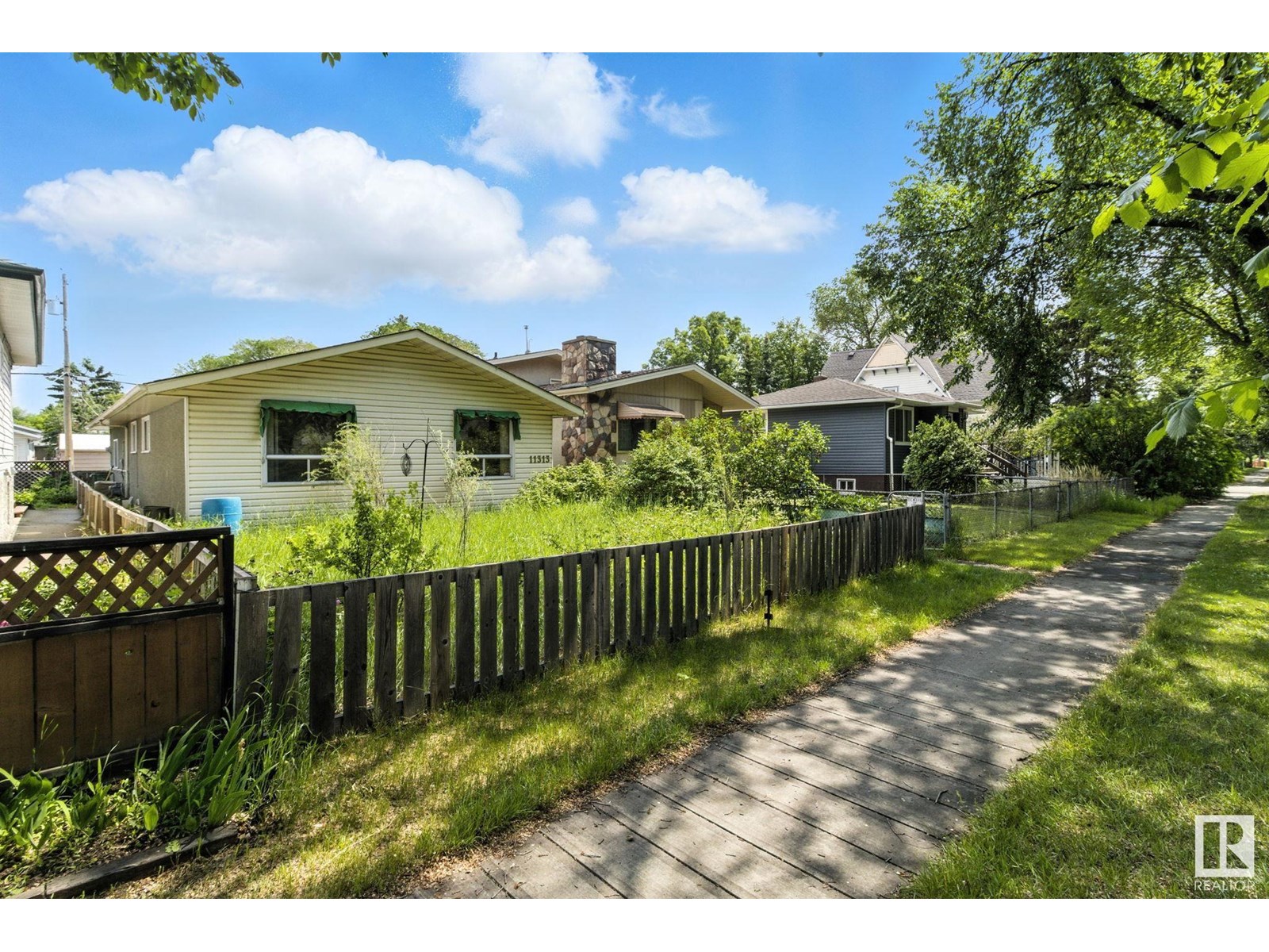Property at 11313 87 ST NW image 2