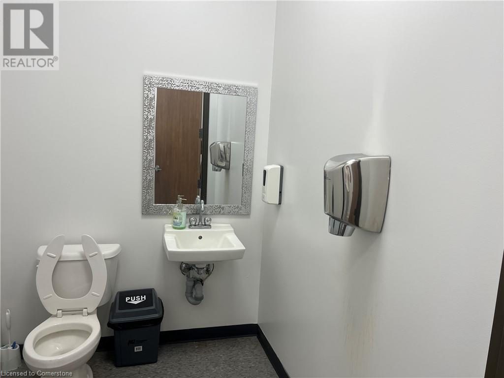 4903 Thomas Alton Boulevard Unit# 106, Burlington, Ontario  L7M 0W8 - Photo 3 - 40742725