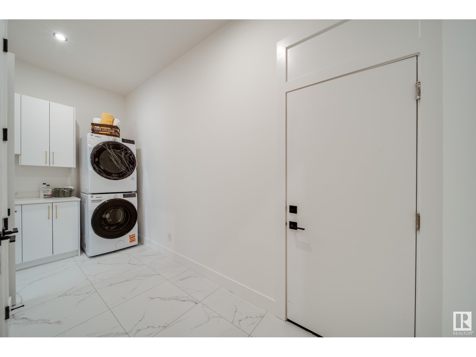 Property at #21 20425 93 AV NW image 4