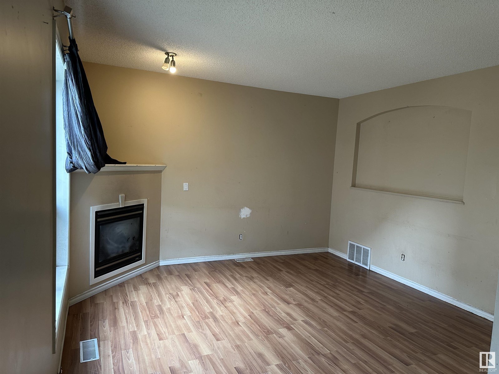 Property at #100 13825 155 AV NW image 5