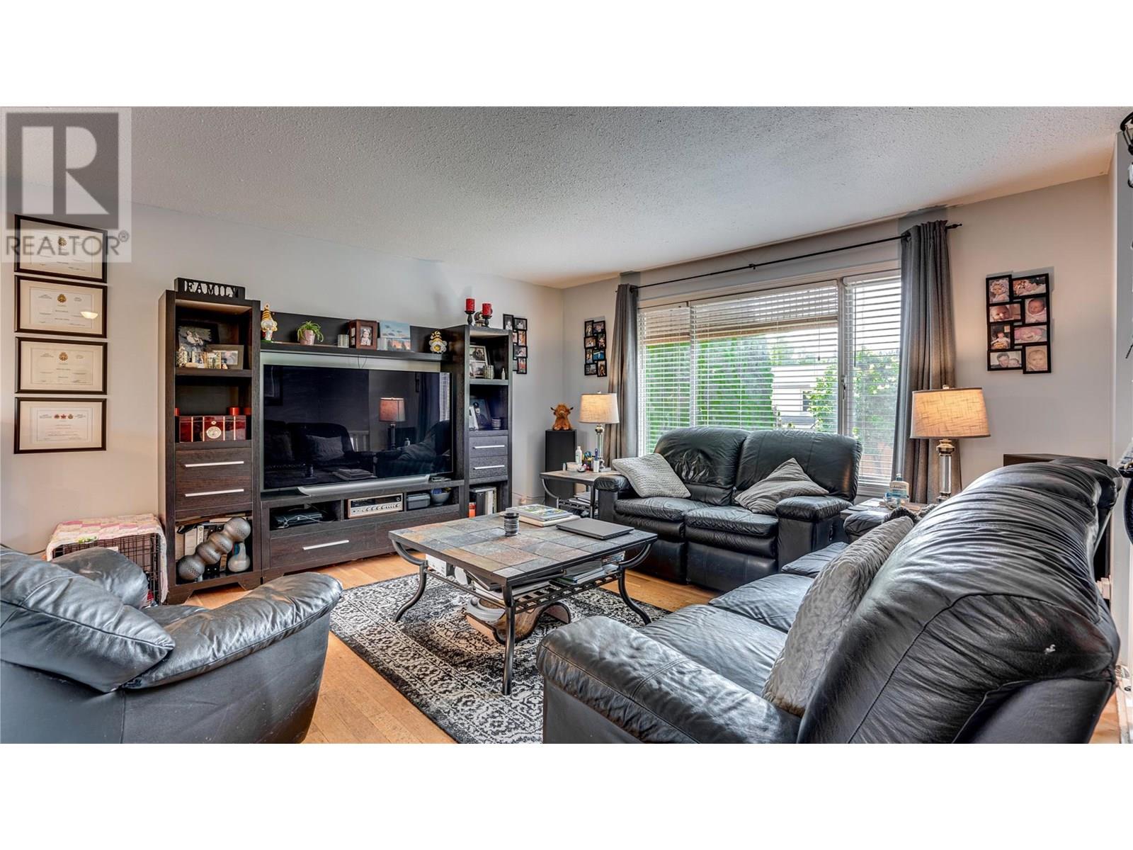 Property at 1777 Bighorn Road image 3