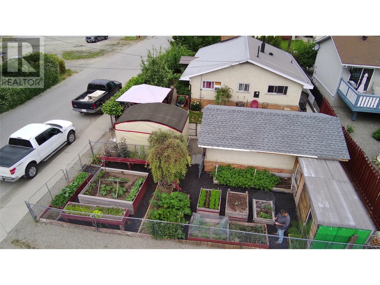 1916 Elm Street, Creston, British Columbia  V0B 1G5 - Photo 1 - 10353106