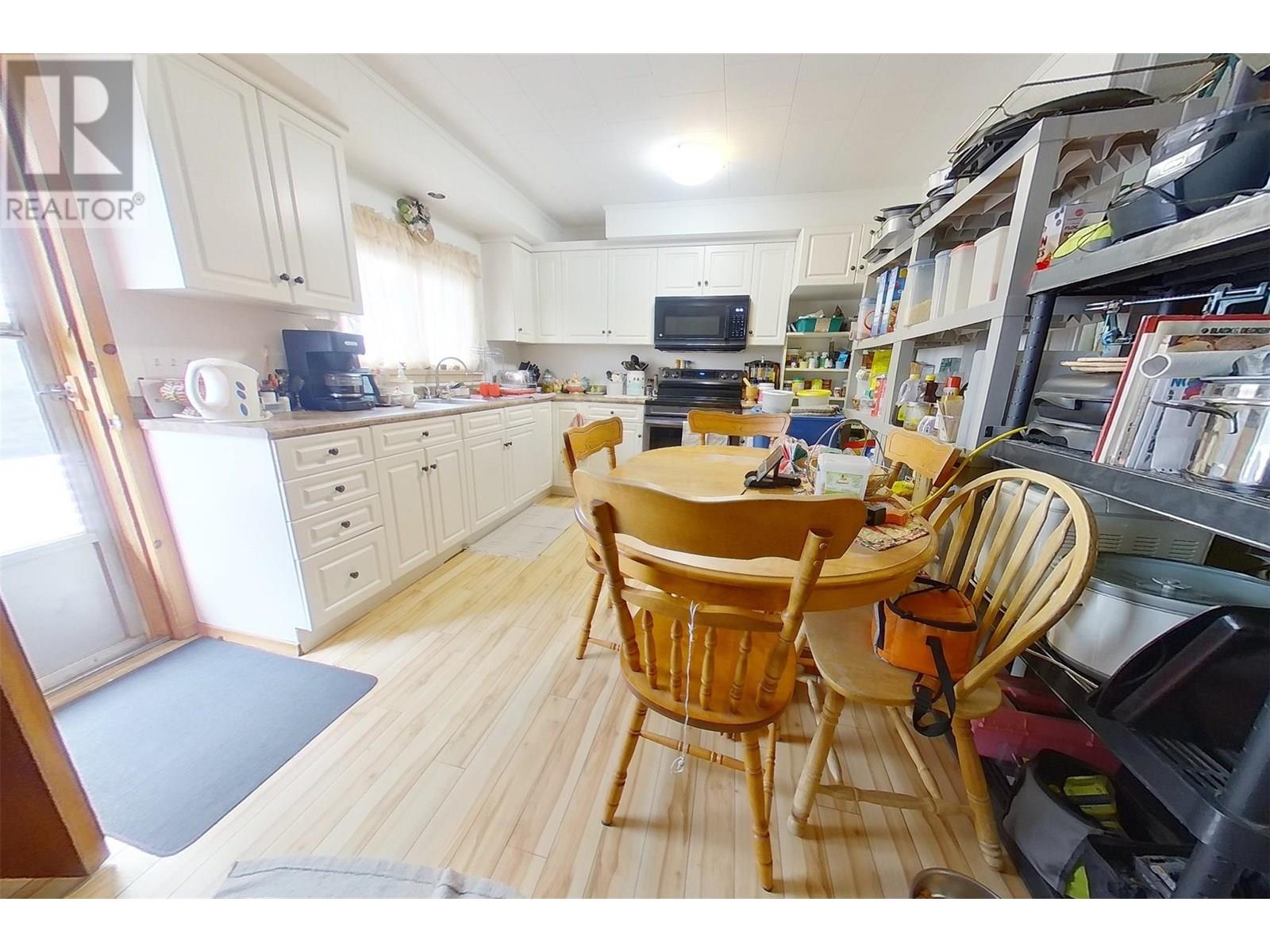 1916 Elm Street, Creston, British Columbia  V0B 1G5 - Photo 10 - 10353106