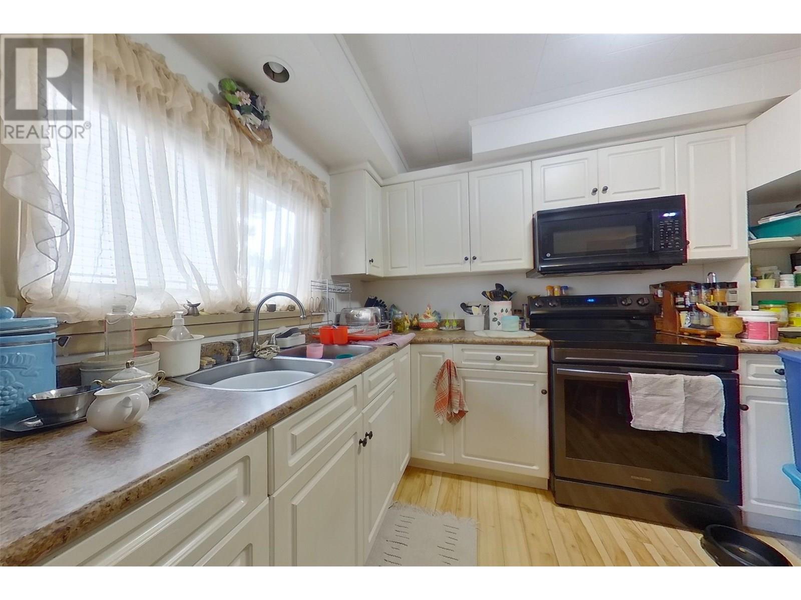 1916 Elm Street, Creston, British Columbia  V0B 1G5 - Photo 12 - 10353106