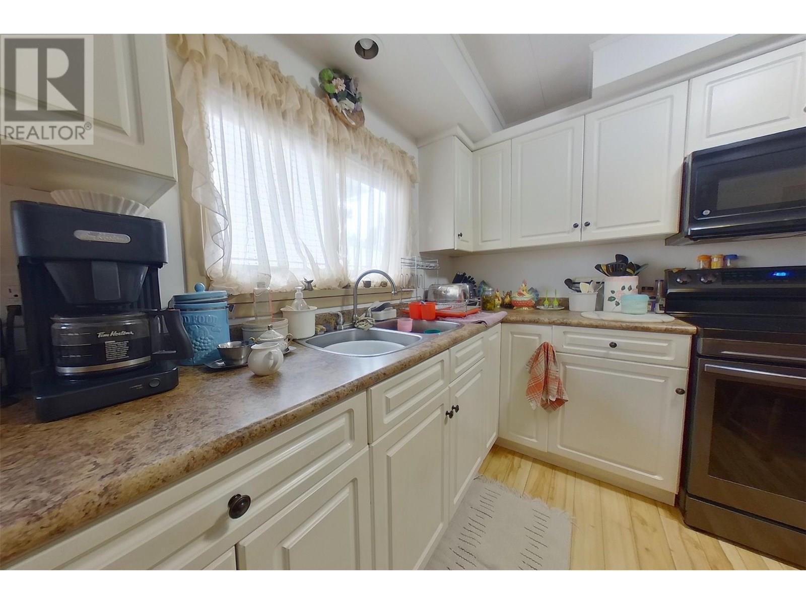 1916 Elm Street, Creston, British Columbia  V0B 1G5 - Photo 13 - 10353106