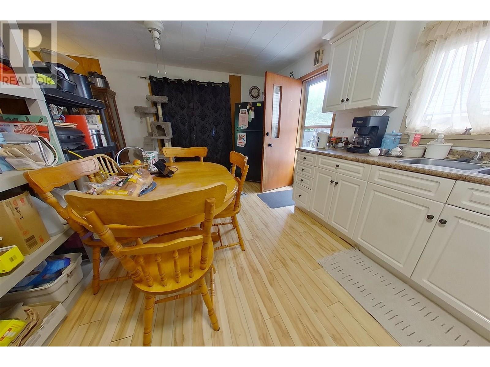 1916 Elm Street, Creston, British Columbia  V0B 1G5 - Photo 14 - 10353106