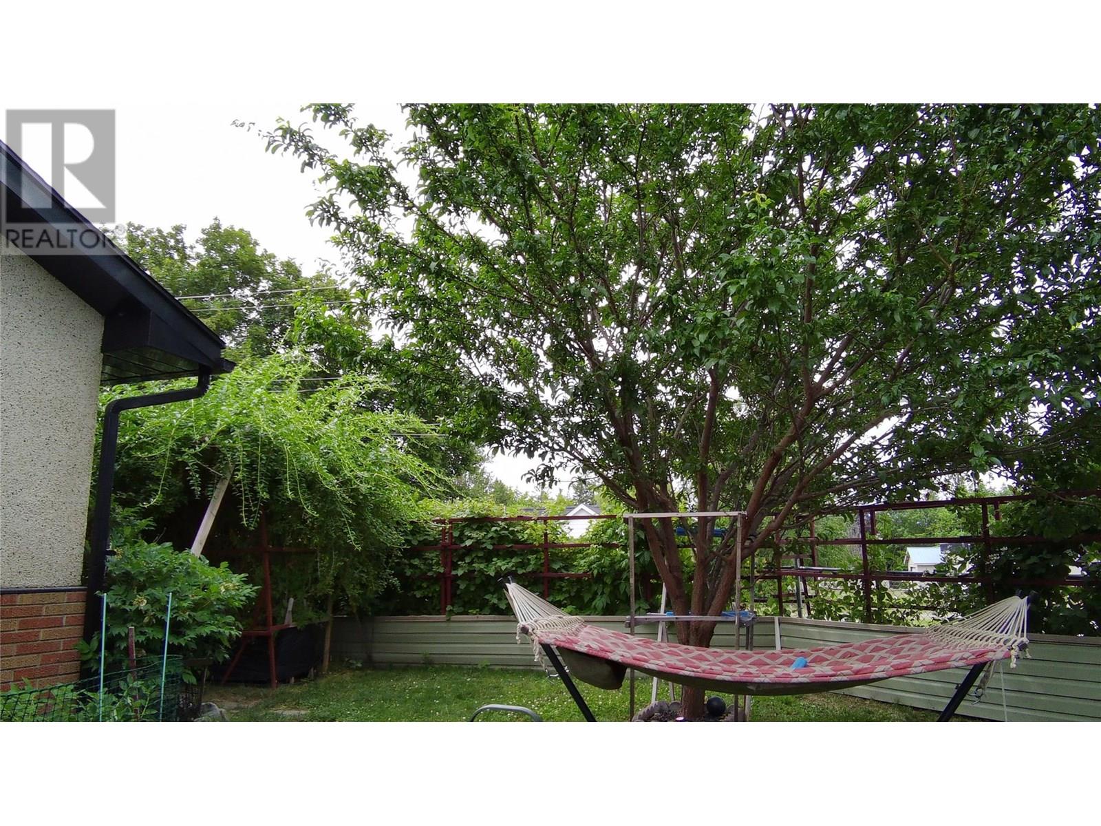 1916 Elm Street, Creston, British Columbia  V0B 1G5 - Photo 34 - 10353106