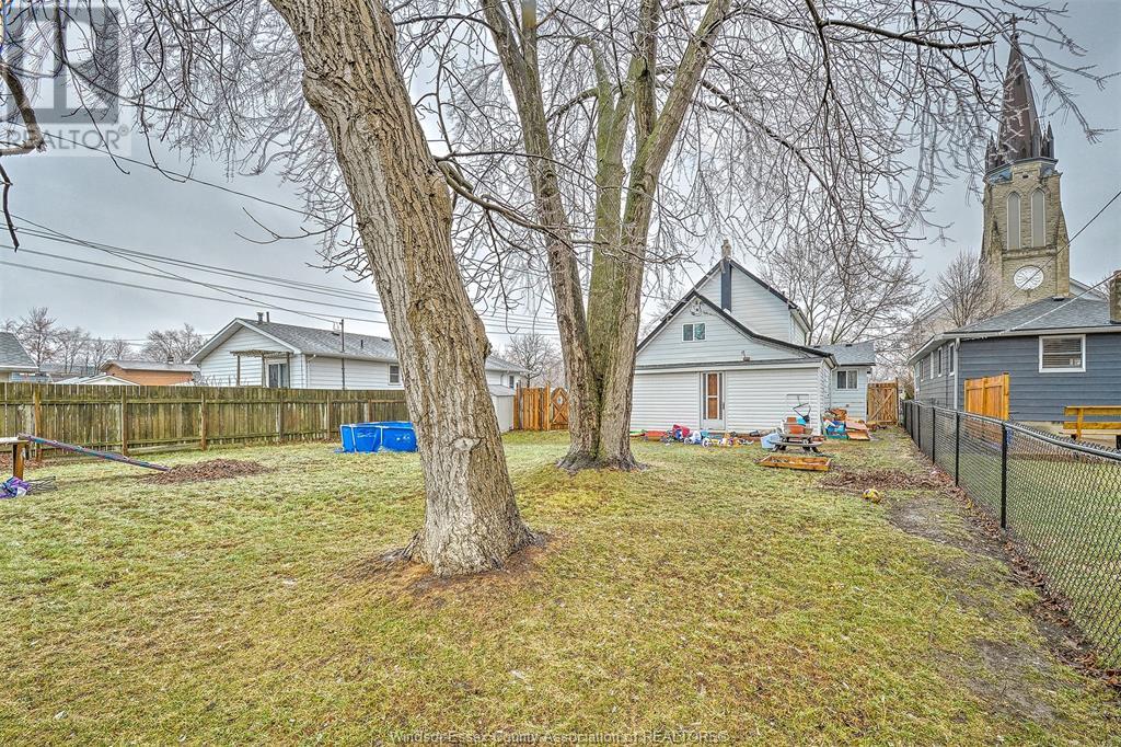 220 Brock, Amherstburg, Ontario  N9V 2H2 - Photo 6 - 25015845