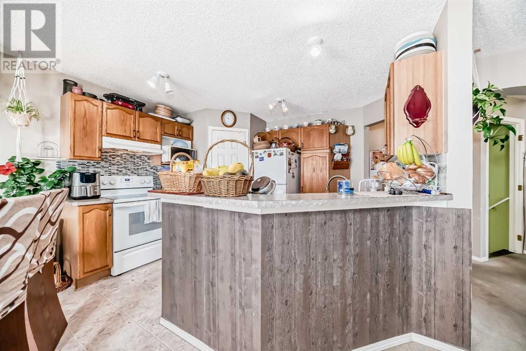Property at 165 San Fernando Place NE image 4