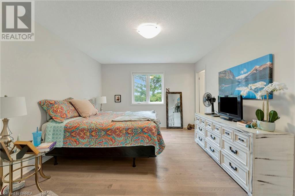 Photo 18 of 29 for 152 Middleton Street