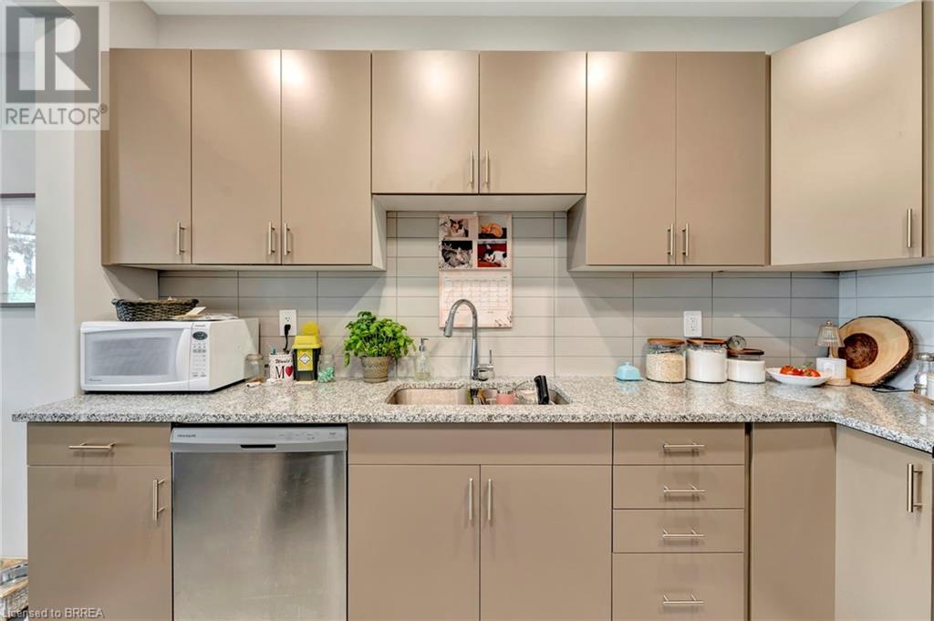 Photo 8 of 29 for 152 Middleton Street