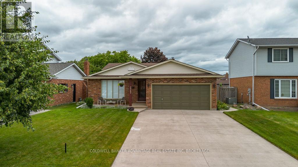 Property at 7362 NATHAN CRESCENT image 3