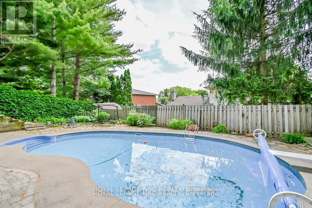 11 Forest Hill Crescent, Pelham, Ontario  L0S 1E1 - Photo 43 - X12239648