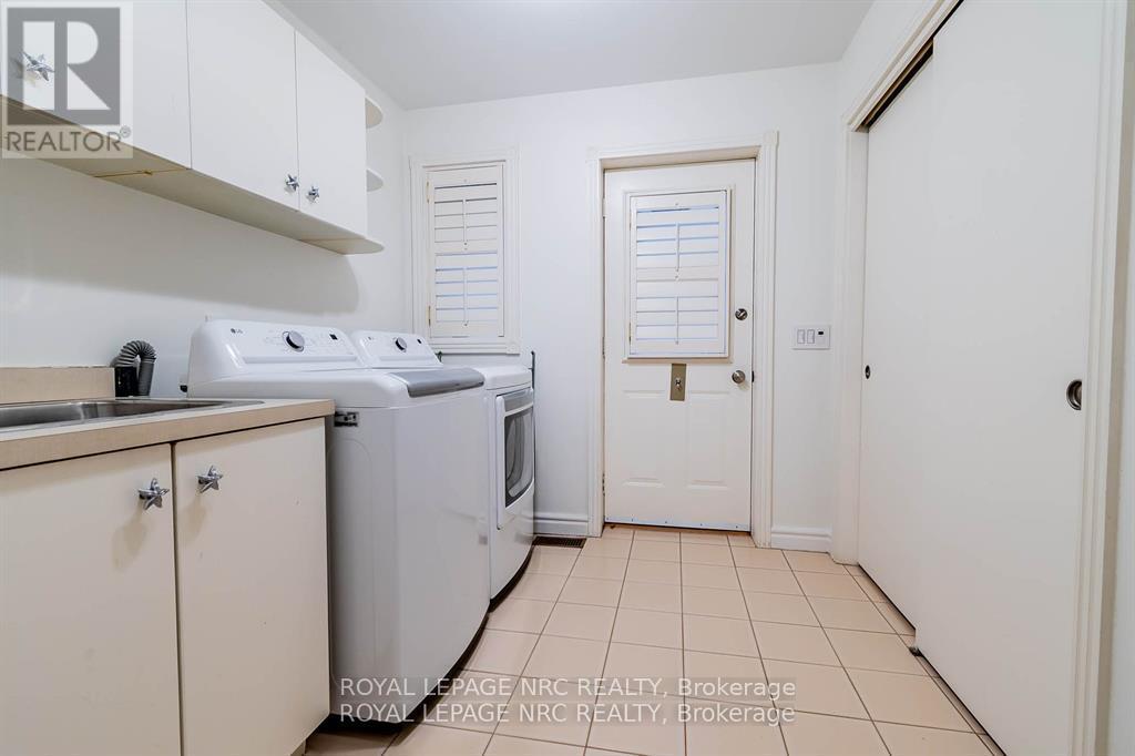 11 Forest Hill Crescent, Pelham, Ontario  L0S 1E1 - Photo 6 - X12239648