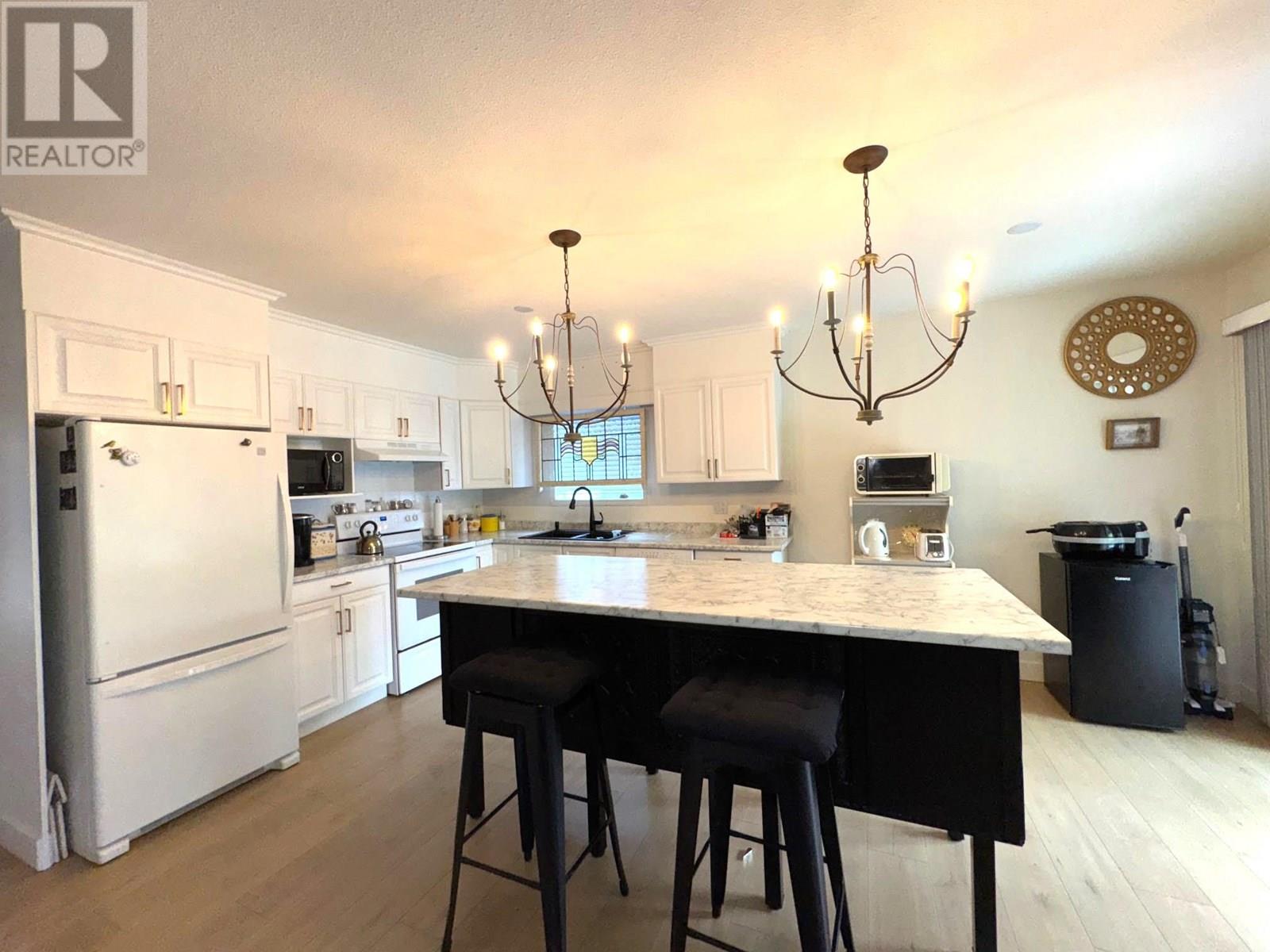 Property at 2250 Louie Drive Unit# 17 image 5