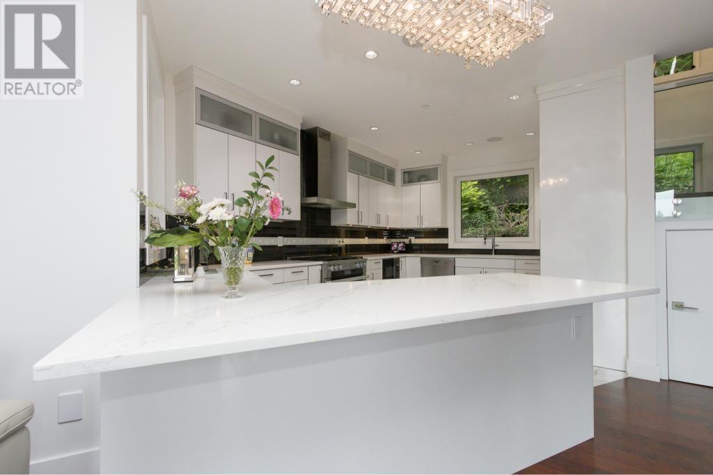 2855 Panorama Drive, North Vancouver, British Columbia V7G 1V7 - Photo 18 - R2992086