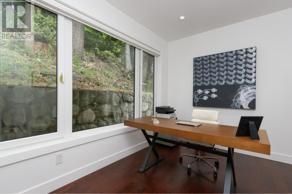 2855 Panorama Drive, North Vancouver, British Columbia V7G 1V7 - Photo 25 - R2992086