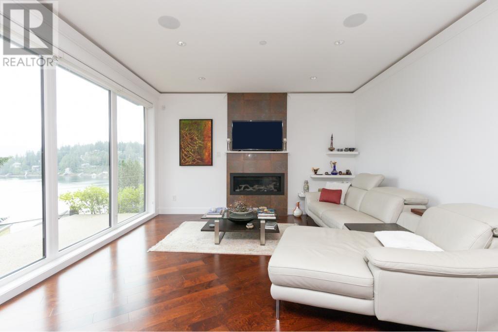 2855 Panorama Drive, North Vancouver, British Columbia V7G 1V7 - Photo 4 - R2992086