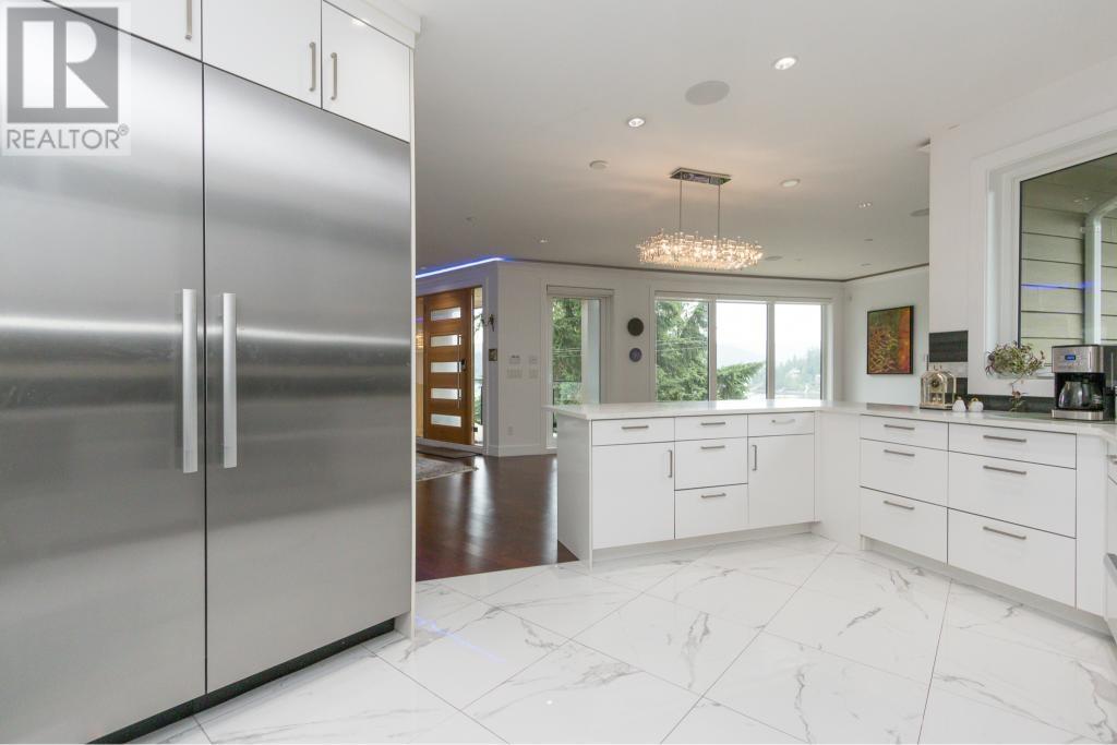 2855 Panorama Drive, North Vancouver, British Columbia V7G 1V7 - Photo 19 - R2992086