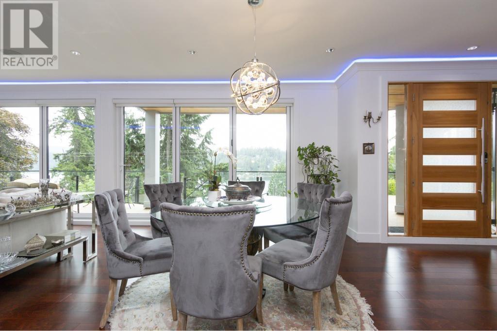 2855 Panorama Drive, North Vancouver, British Columbia V7G 1V7 - Photo 11 - R2992086