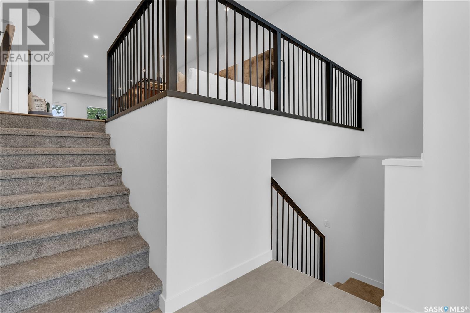 Property at 506 33rd STREET E image 4