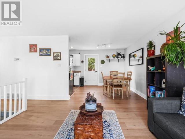 Property at 4 KODIAK PLACE image 5