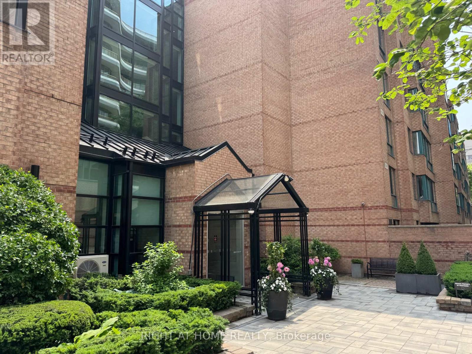 319 - 225 Davenport Road, Toronto, Ontario  M5R 3R2 - Photo 1 - C12239281