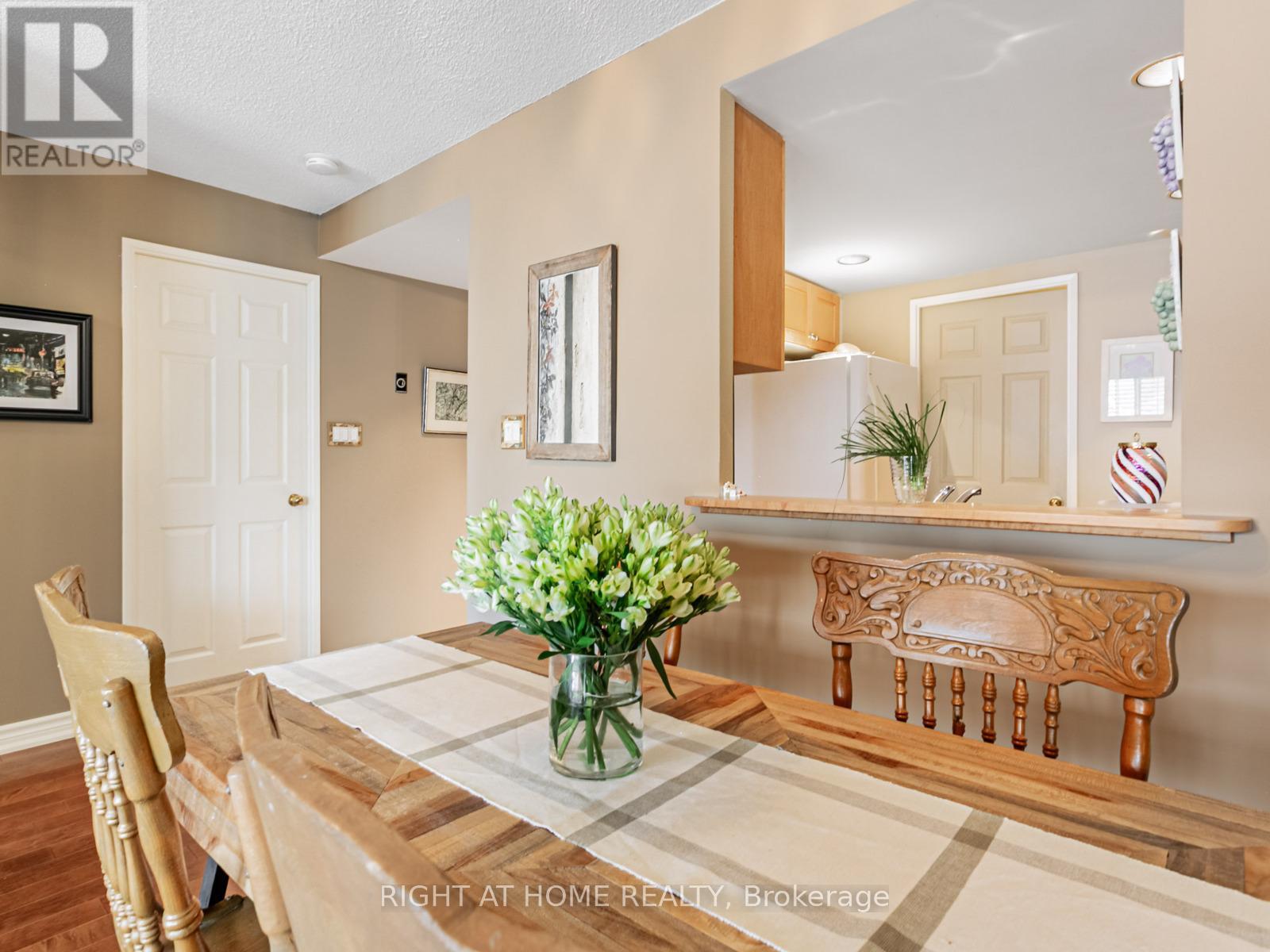 319 - 225 Davenport Road, Toronto, Ontario  M5R 3R2 - Photo 14 - C12239281