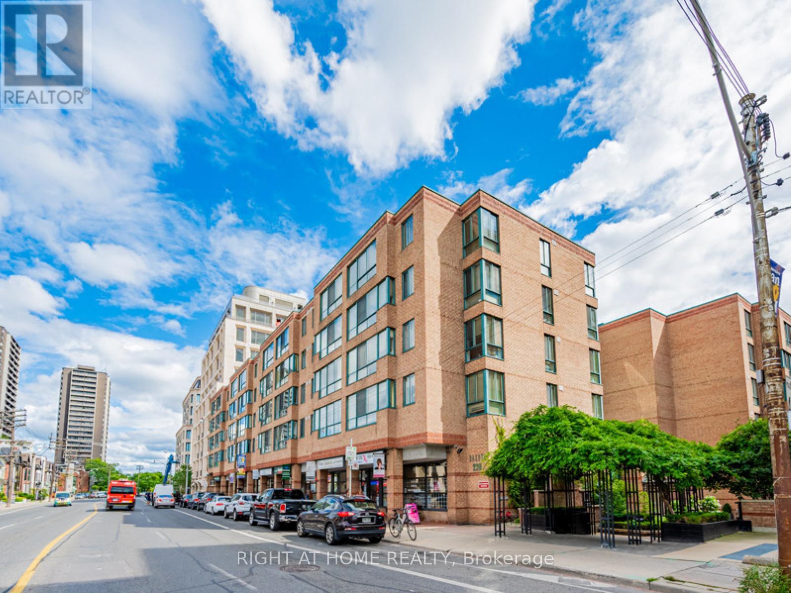 319 - 225 Davenport Road, Toronto, Ontario  M5R 3R2 - Photo 2 - C12239281