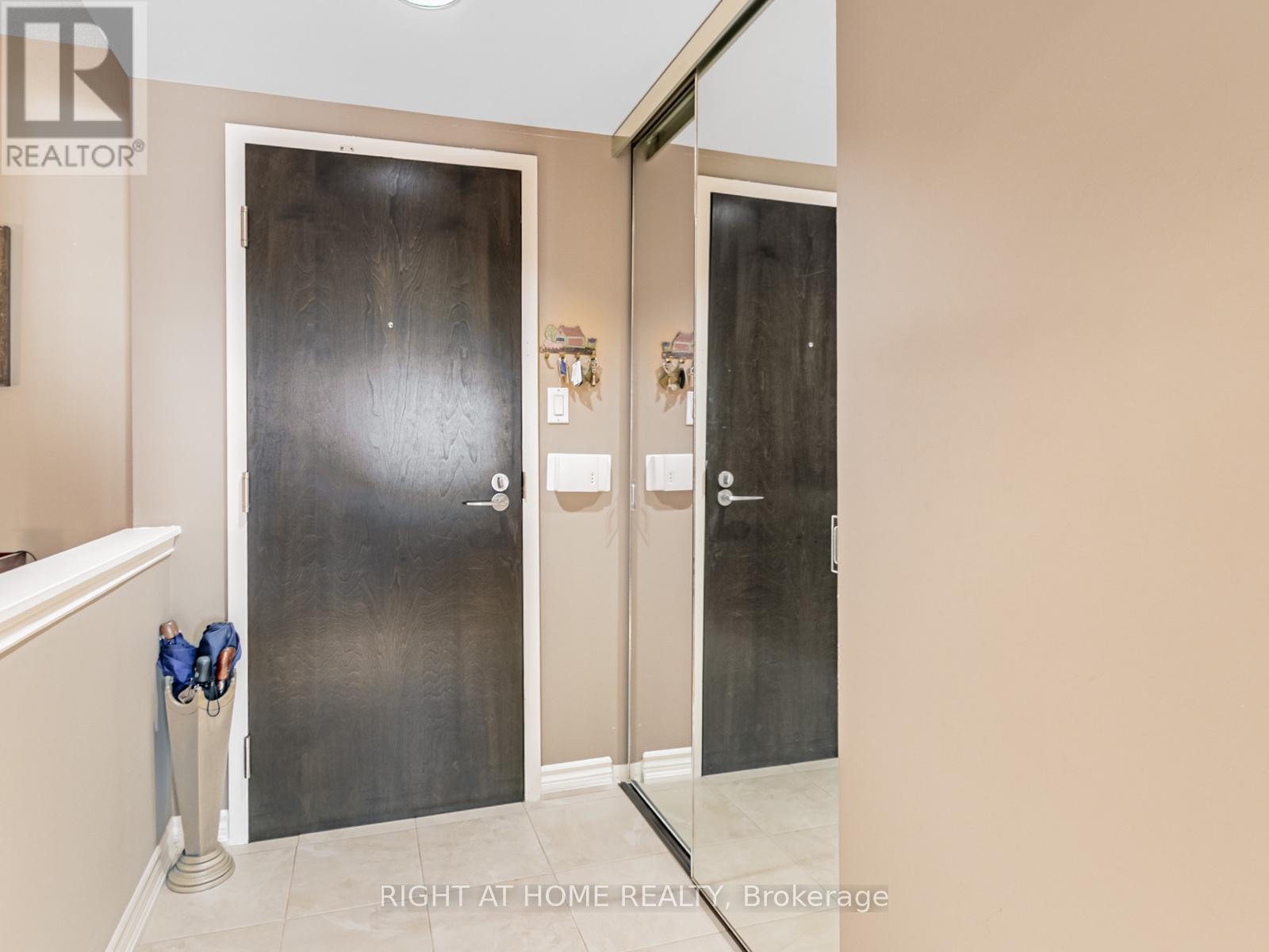 319 - 225 Davenport Road, Toronto, Ontario  M5R 3R2 - Photo 5 - C12239281