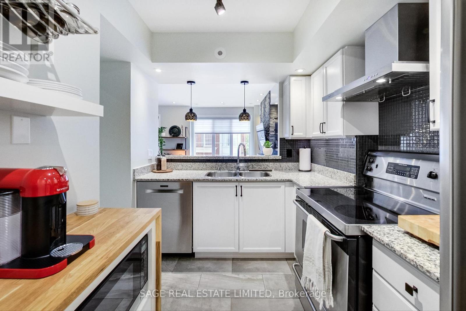 Property at 1004 - 5 EVERSON DRIVE image 3