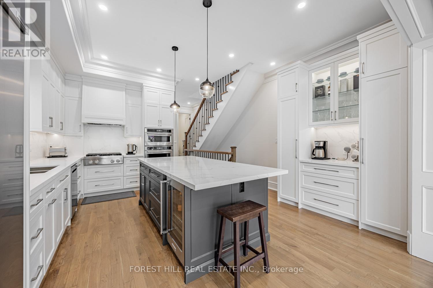55 Lonsdale Road, Toronto (Yonge-St. Clair), Ontario  M4W 1W4 - Photo 8 - C12239313