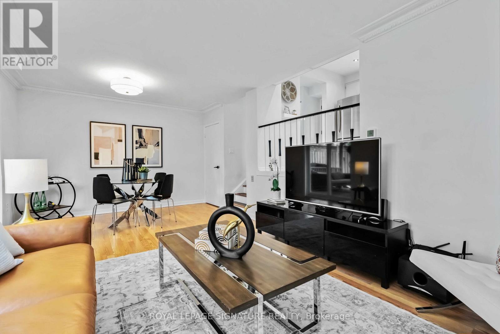Property at 124 MARBURY CRESCENT image 4