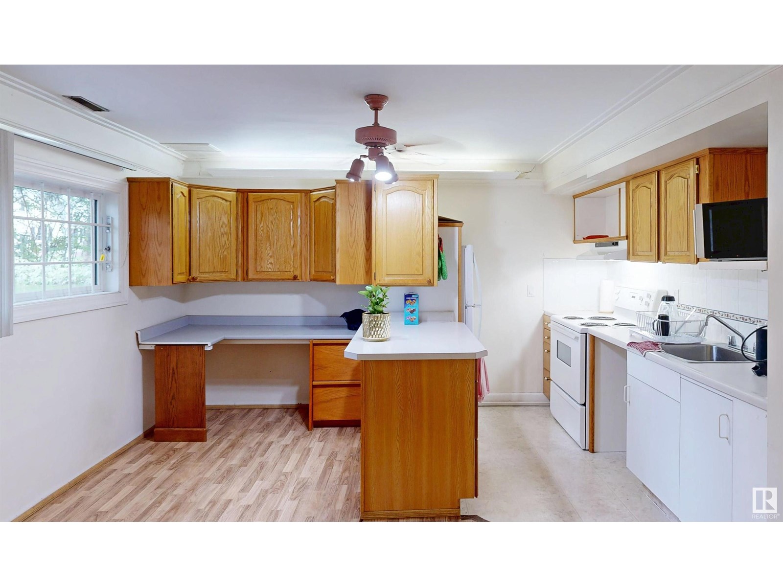 7914 & 7916 110 St Nw, Edmonton, Alberta  T6G 1G4 - Photo 28 - E4443859